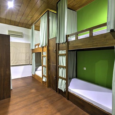 Riverside Hostel Padang Ngoại thất bức ảnh