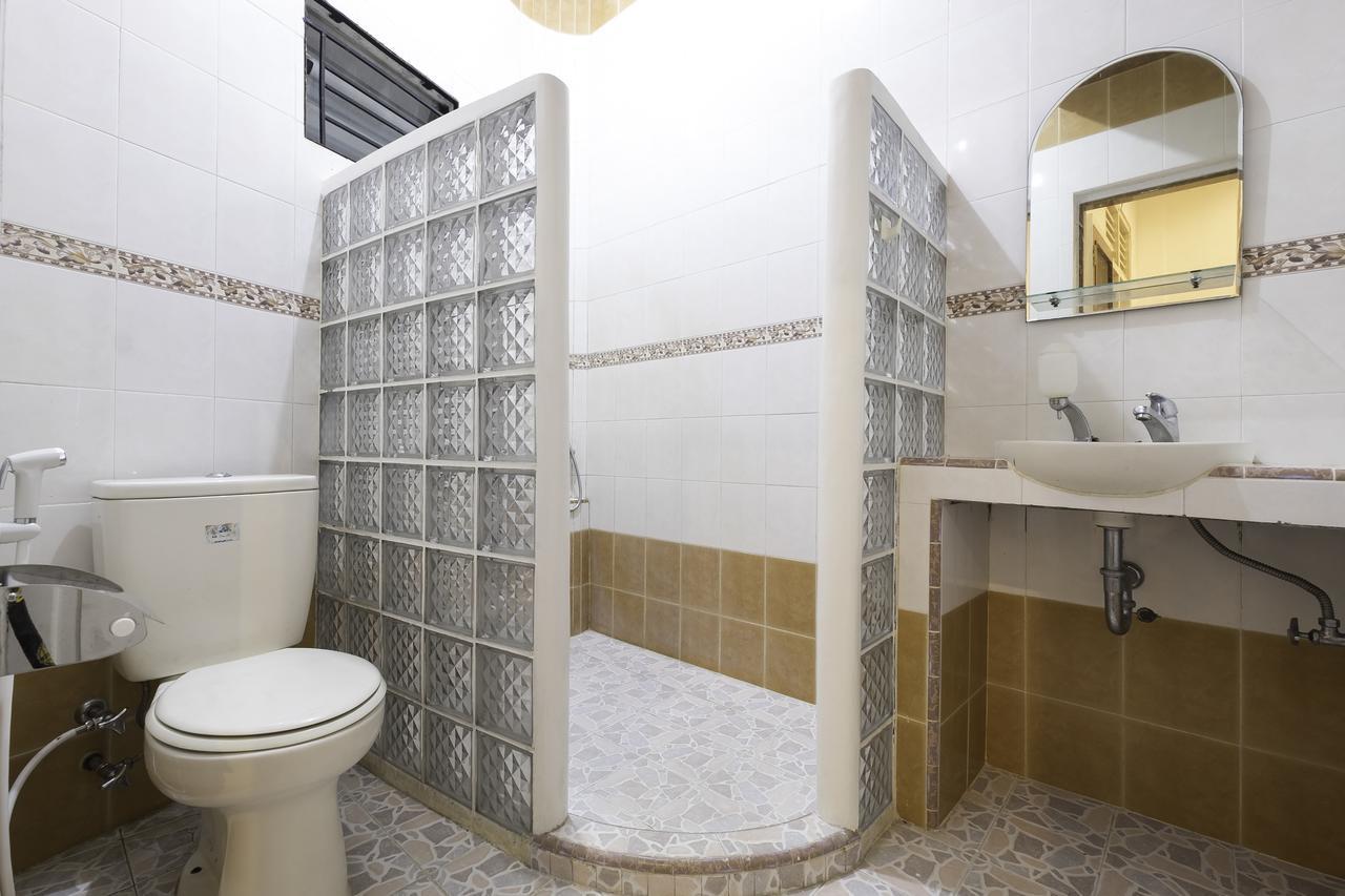 Riverside Hostel Padang Ngoại thất bức ảnh