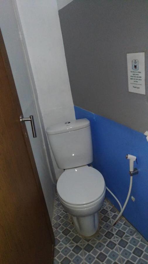 Riverside Hostel Padang Ngoại thất bức ảnh